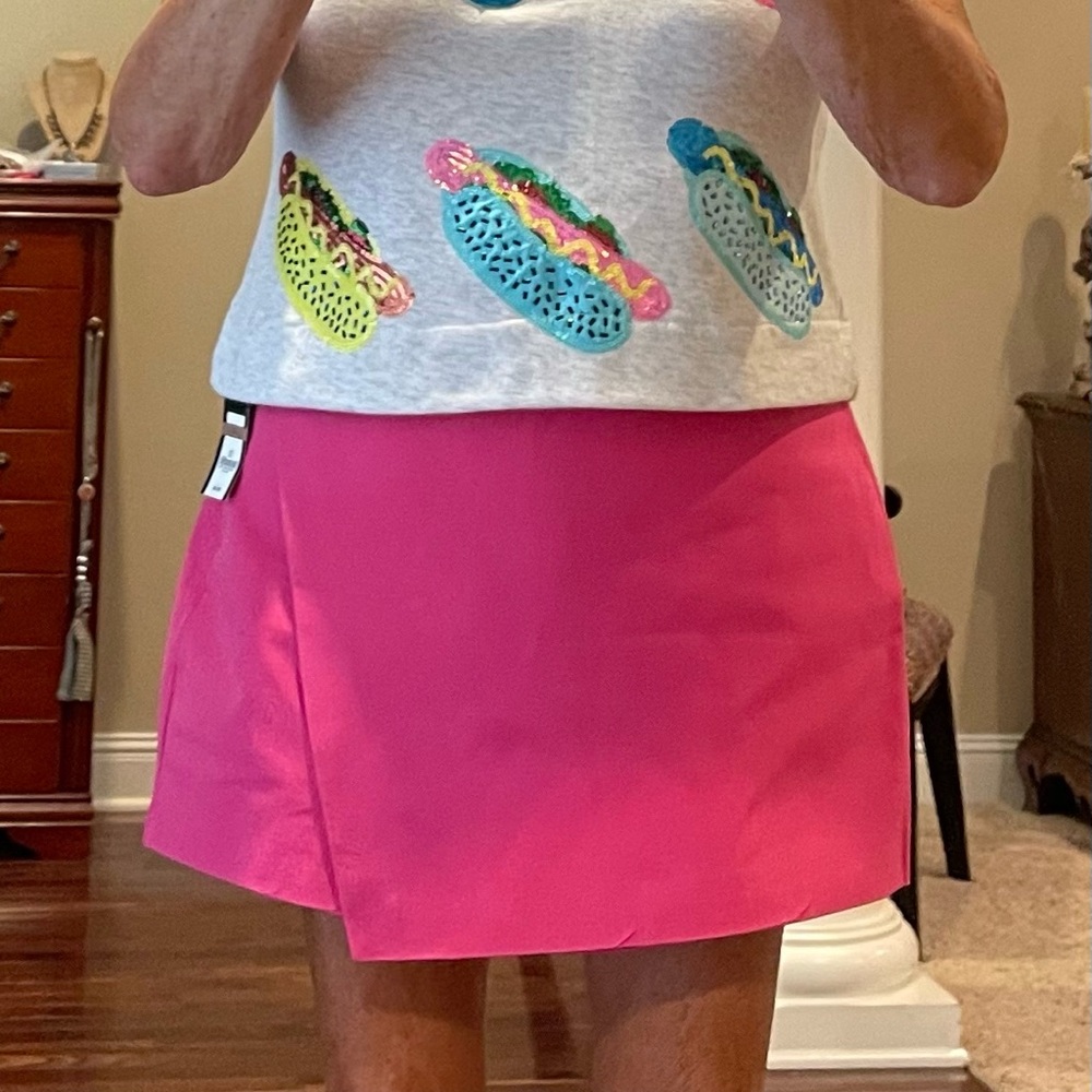 New Crown & Ivy pink skirt/shorts